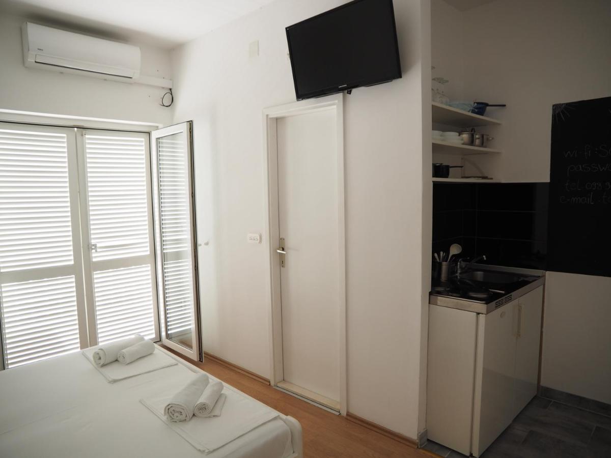 Apartmani มาคาร์สกา ภายนอก รูปภาพ